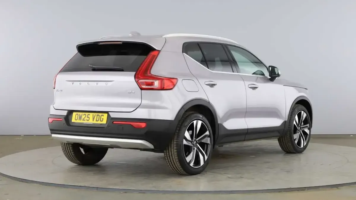 Used Volvo XC40 Ultra 194 HP (142 kW) 2025 Silver SUV