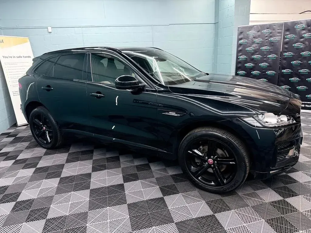 Used Jaguar F-Pace R-Sport 180 HP (132 kW) 2018 Black SUV