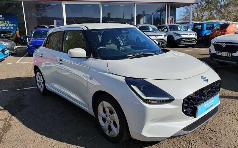 Used Suzuki Swift 82 HP (60 kW) 2024 Pure white Hatchback
