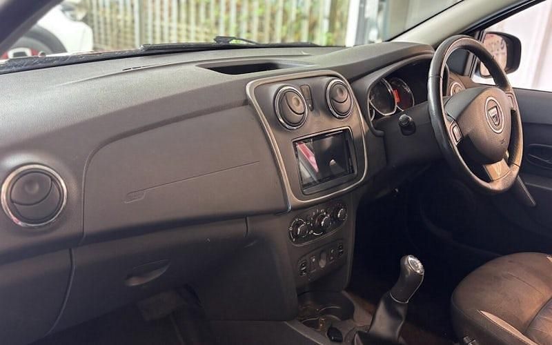 Usado Dacia Sandero Lauréate 90 HP (66 kW) 2016 Citadino