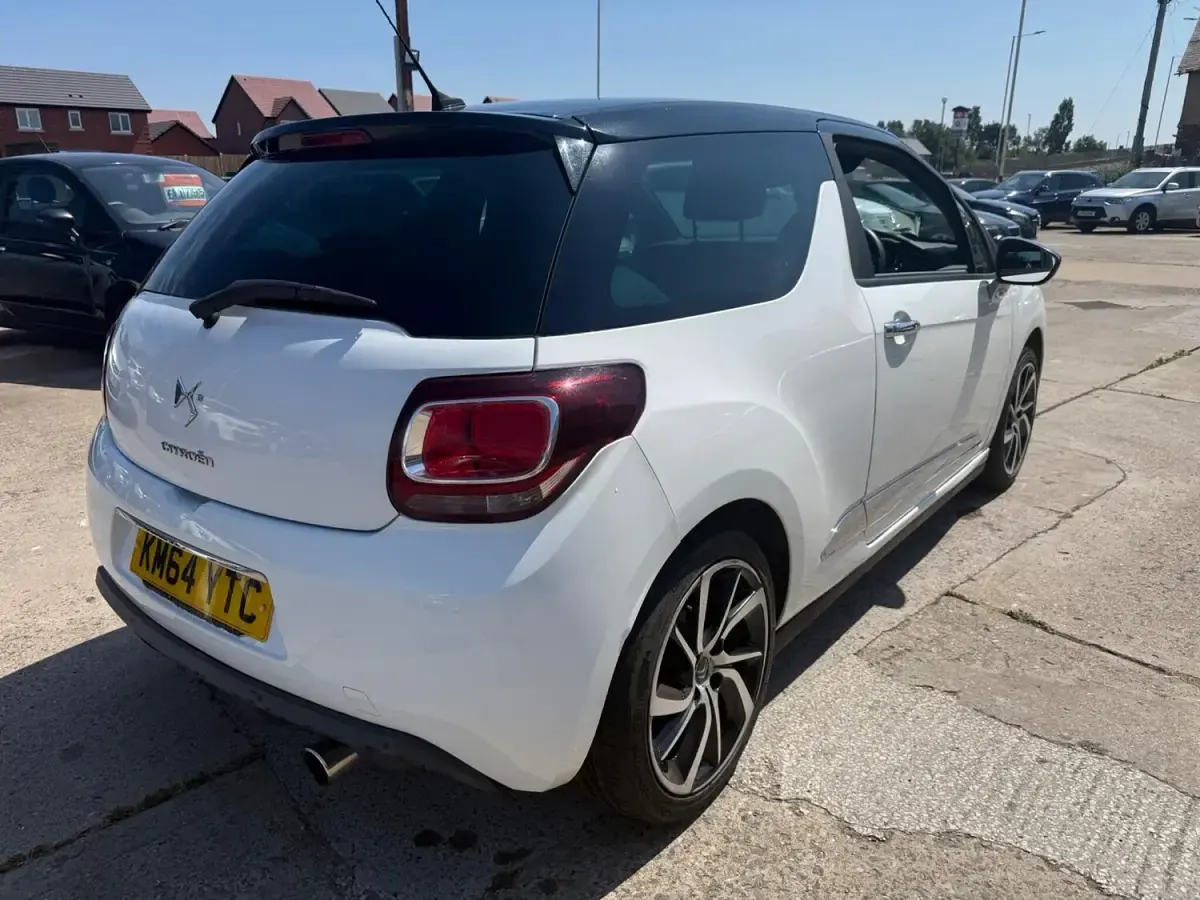 Used Citroën DS3 2014 White Hatchback