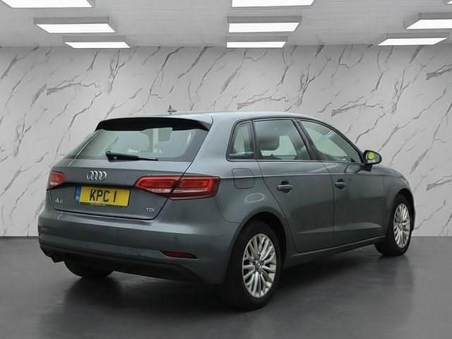 Usado Audi A3 Sportback Design 116 CV (85 kW) 2017 Gris Utilitario