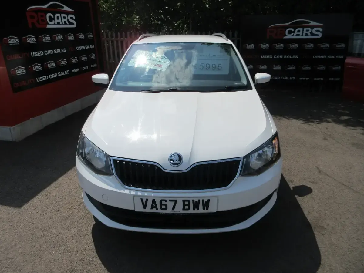 Used Skoda Fabia SE 110 HP (80 kW) 2018 White Estate