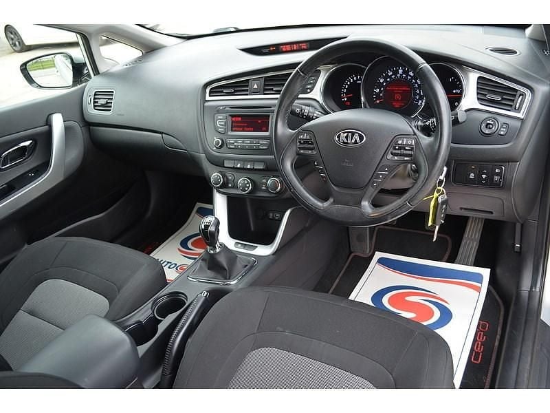 Used Kia ProCeed 2016 Silver Hatchback