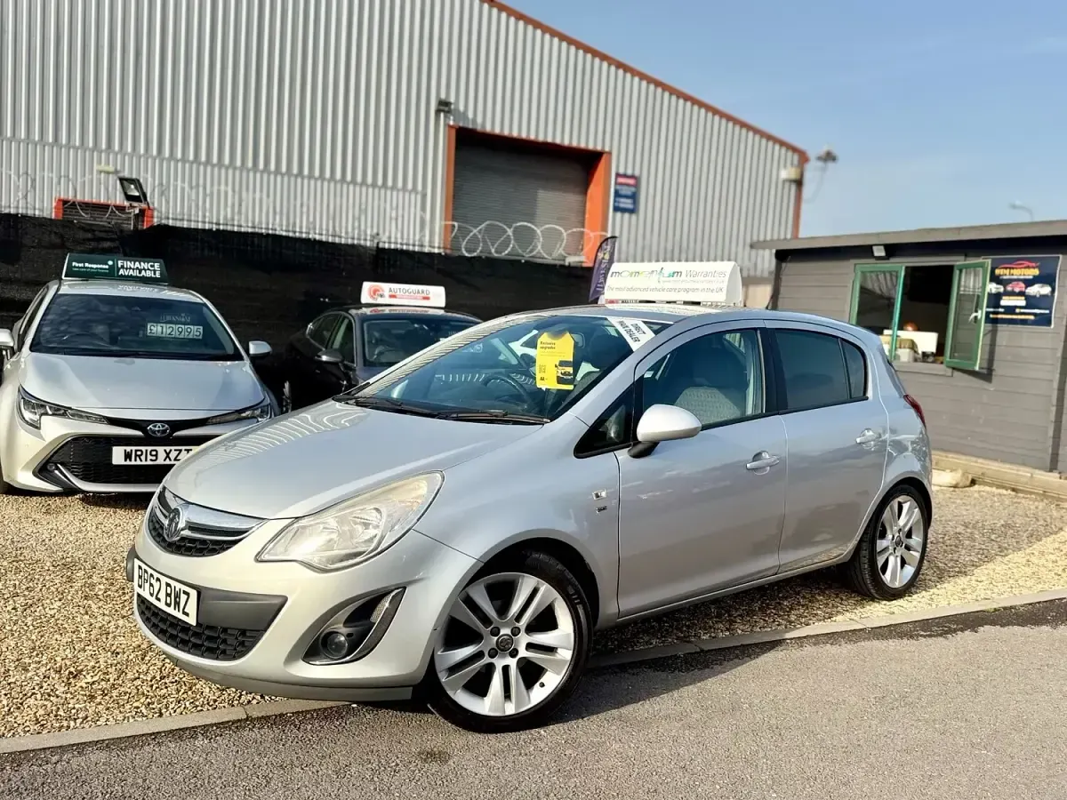 Używany Vauxhall Corsa 100 KM (73 kW) 2013 Srebrny Hatchback