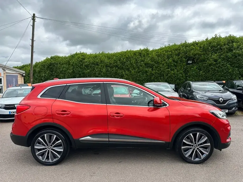Used Renault Kadjar Iconic 140 HP (102 kW) 2019 Flame red SUV