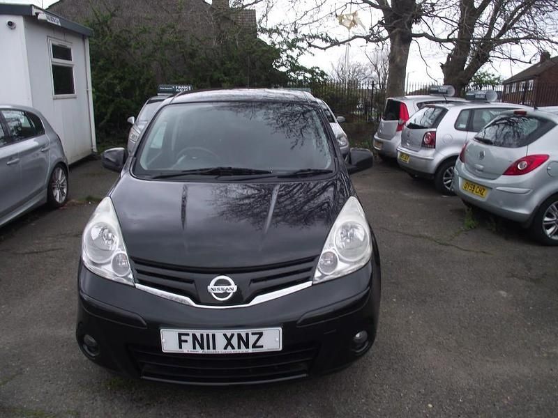 Used Nissan Note Tekna 110 HP (80 kW) 2011 Black MPV