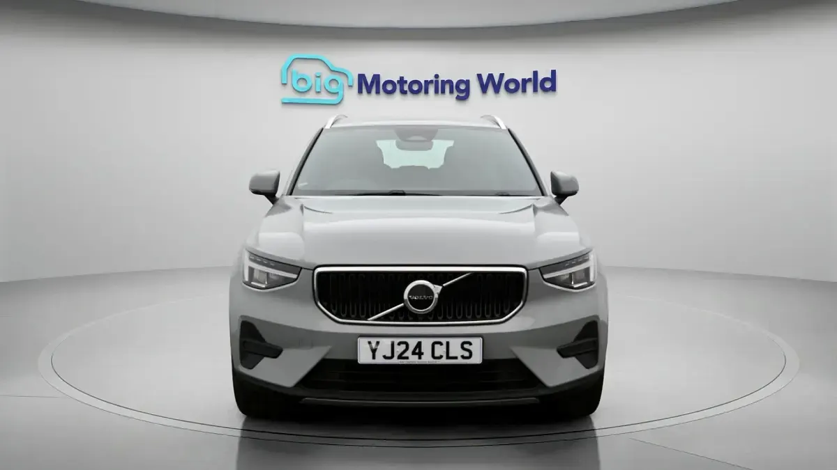 Used Volvo XC40 Core 163 HP (119 kW) 2024 Grey SUV