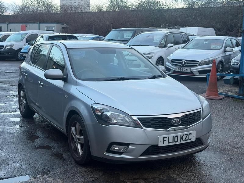 Used Kia Ceed 89 HP (65 kW) 2010 Silver Hatchback