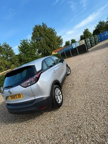 Used Vauxhall Crossland X 81 HP (59 kW) 2018 Silver SUV