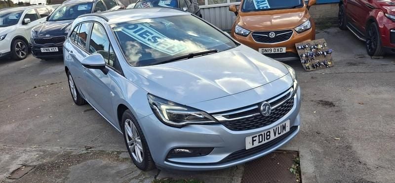 Silver Used 2018 Vauxhall Astra Design Edition Estate | £7,000 (Fair price) - Image 1/4