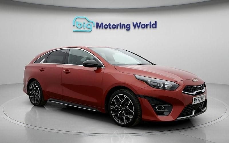 Used Kia ProCeed GT-Line 159 HP (116 kW) 2023 Red Estate
