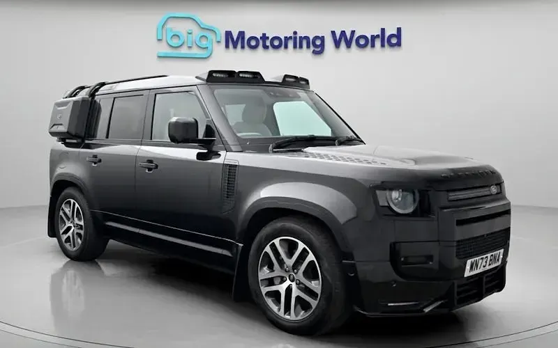 Used Land Rover Defender S 404 HP (297 kW) 2023 SUV