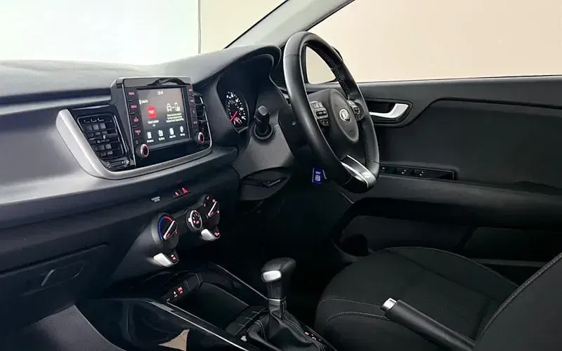 Used Kia Rio 100 HP (73 kW) 2018 Brown Hatchback