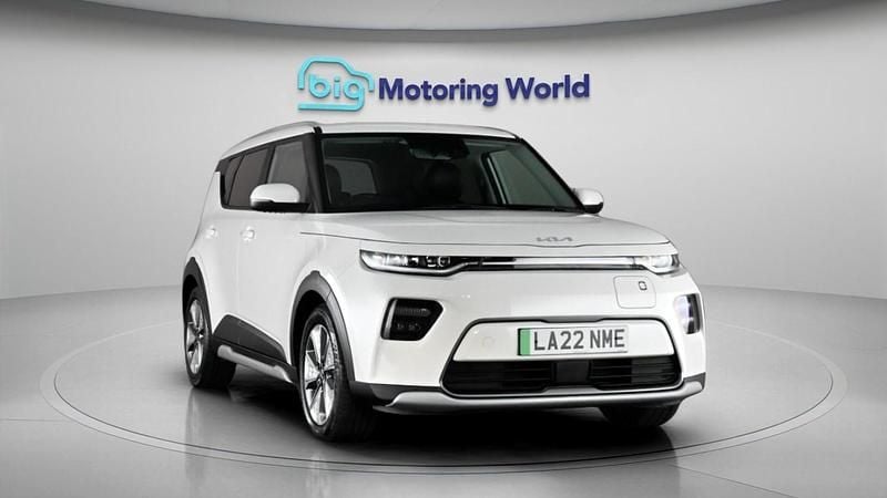 Used Kia Soul 150 kW (204 HP) 2022 White SUV