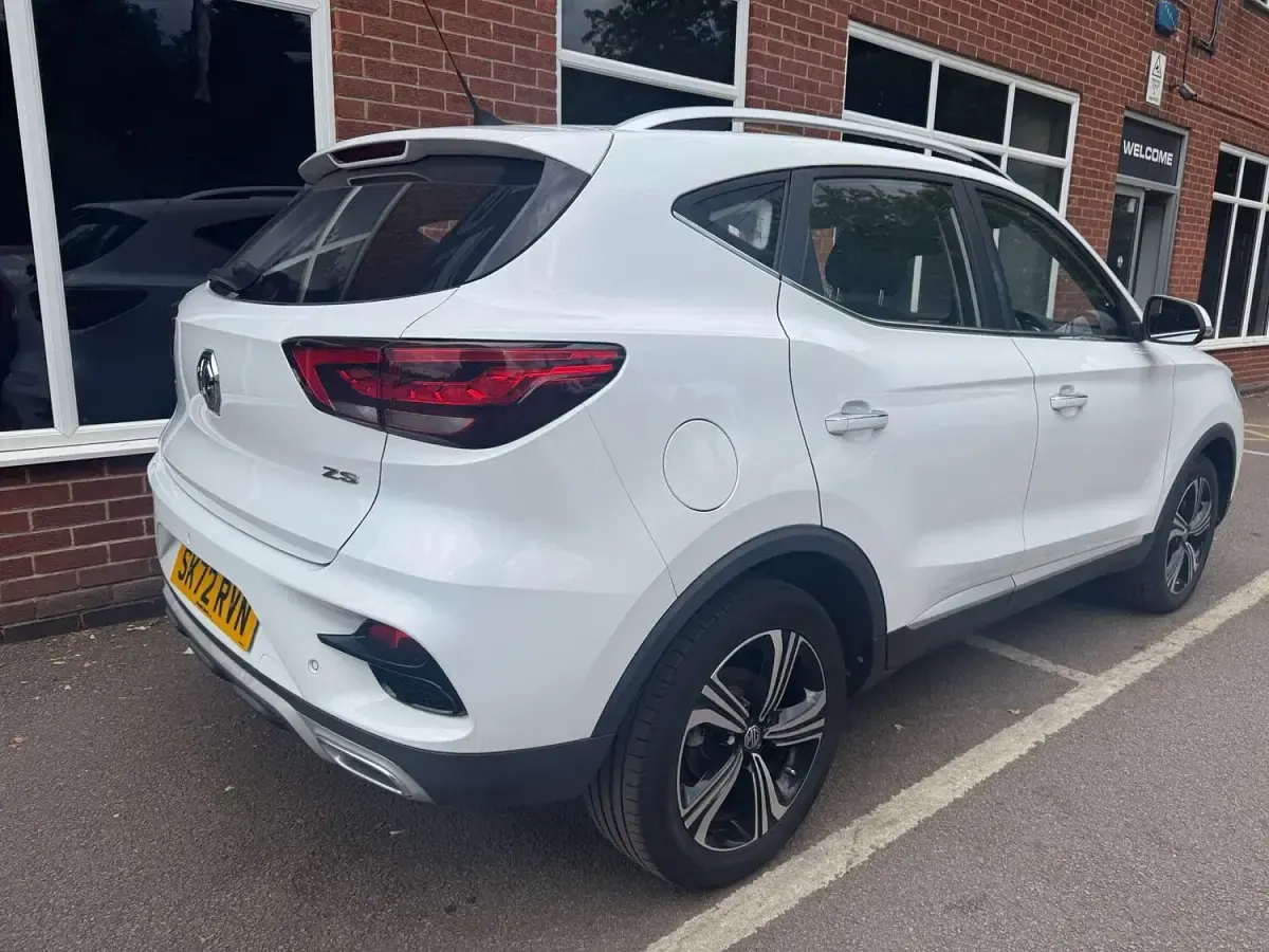 Used MG ZS Excite 106 HP (77 kW) 2023 White SUV