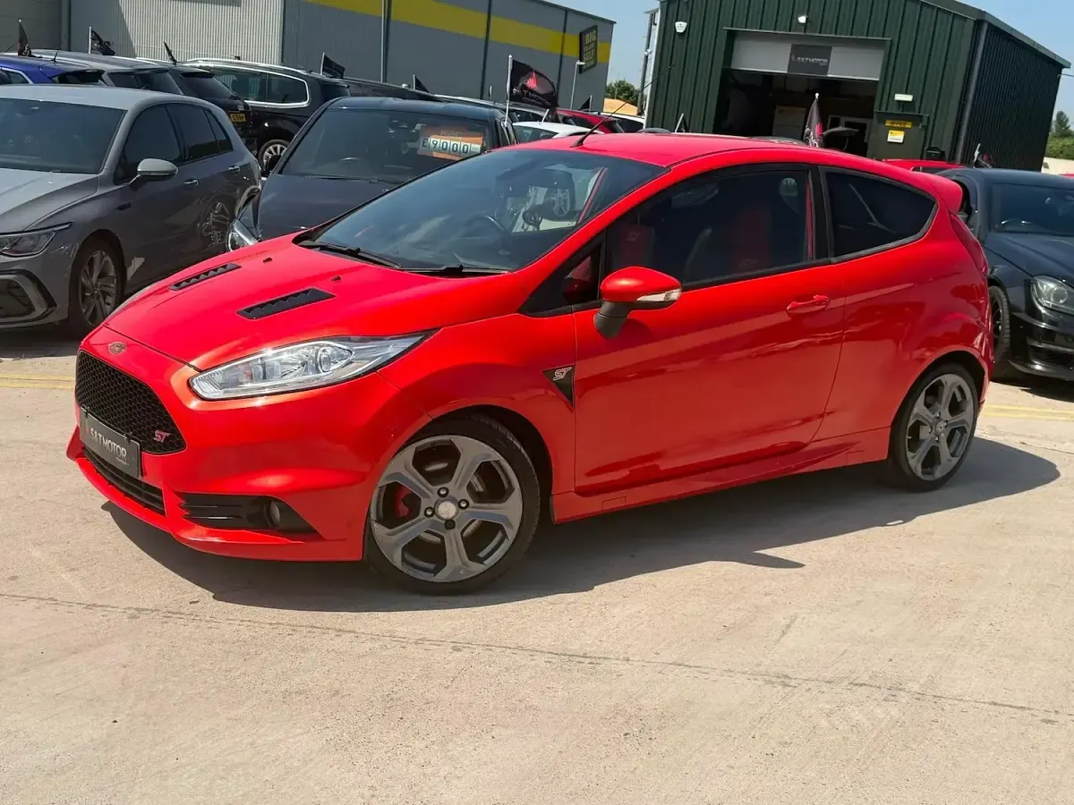 Used Ford Fiesta ST 2015 Orange Hatchback