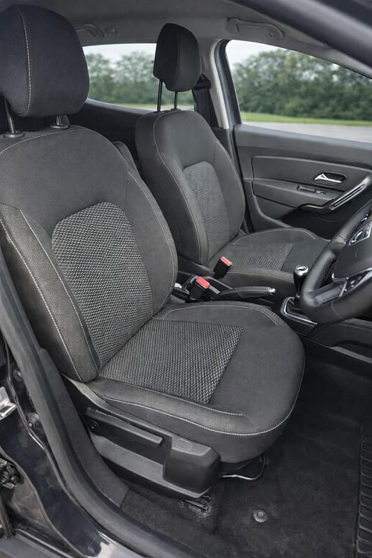 Used Dacia Duster Comfort 100 HP (73 kW) 2020 Grey SUV