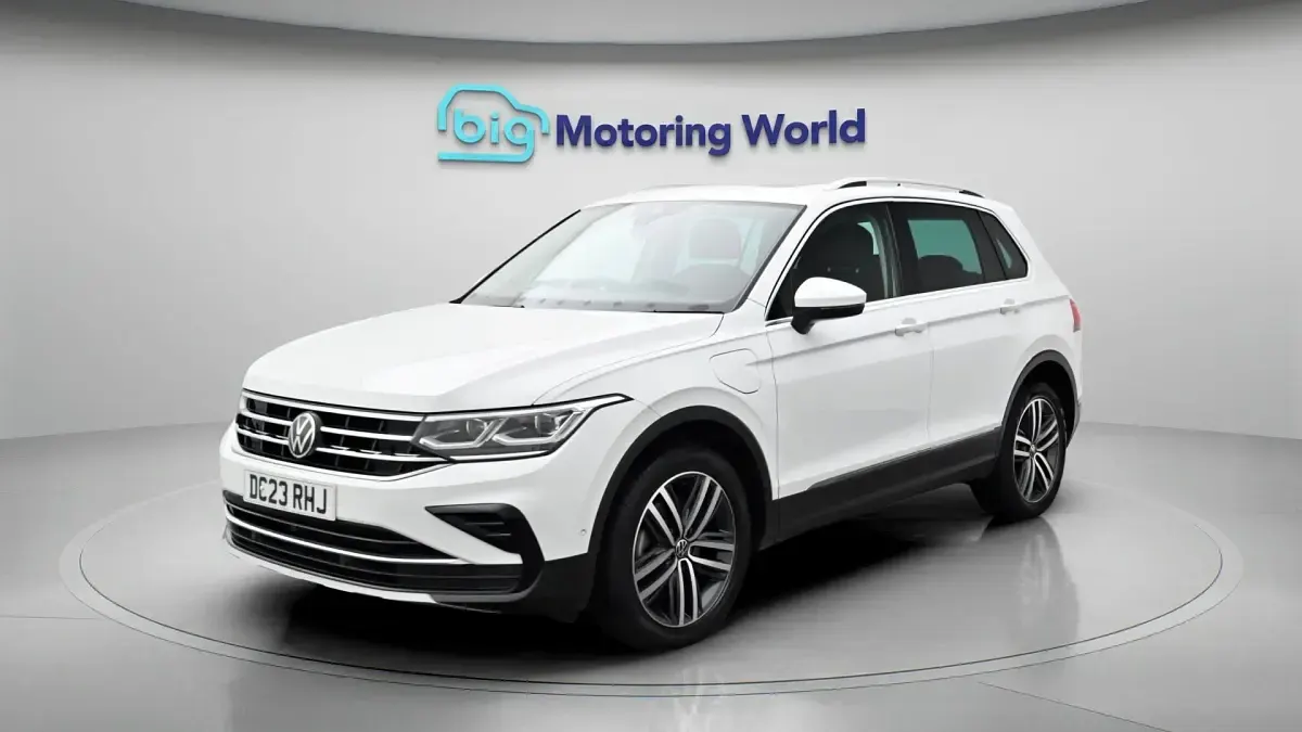 Used VW Tiguan Elegance 242 HP (177 kW) 2023 White SUV