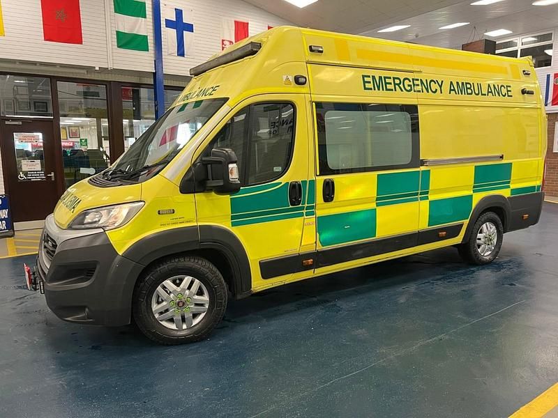 Usado Fiat Ducato 180 HP (132 kW) 2016 Amarelo Van
