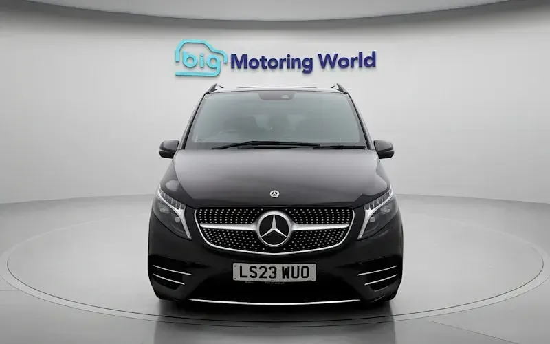 Used Mercedes V300 AMG line 237 HP (174 kW) 2023 Grey MPV