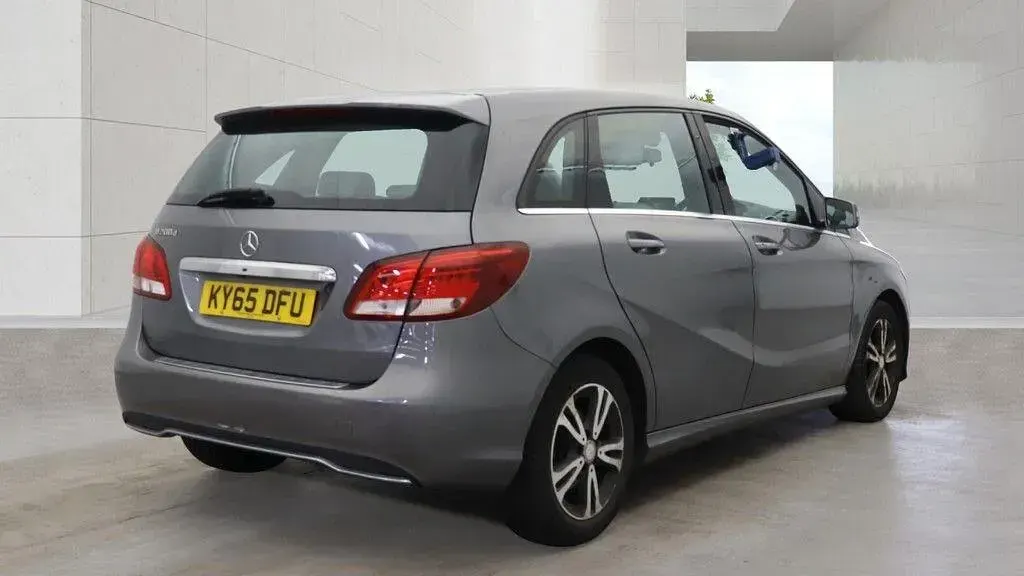 Used Mercedes B200 SE 134 HP (98 kW) 2016 Grey Hatchback