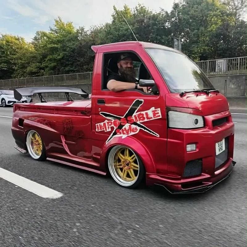 Red Used 2025 Daihatsu Hijet MPV | £11,995 - Image 1/3