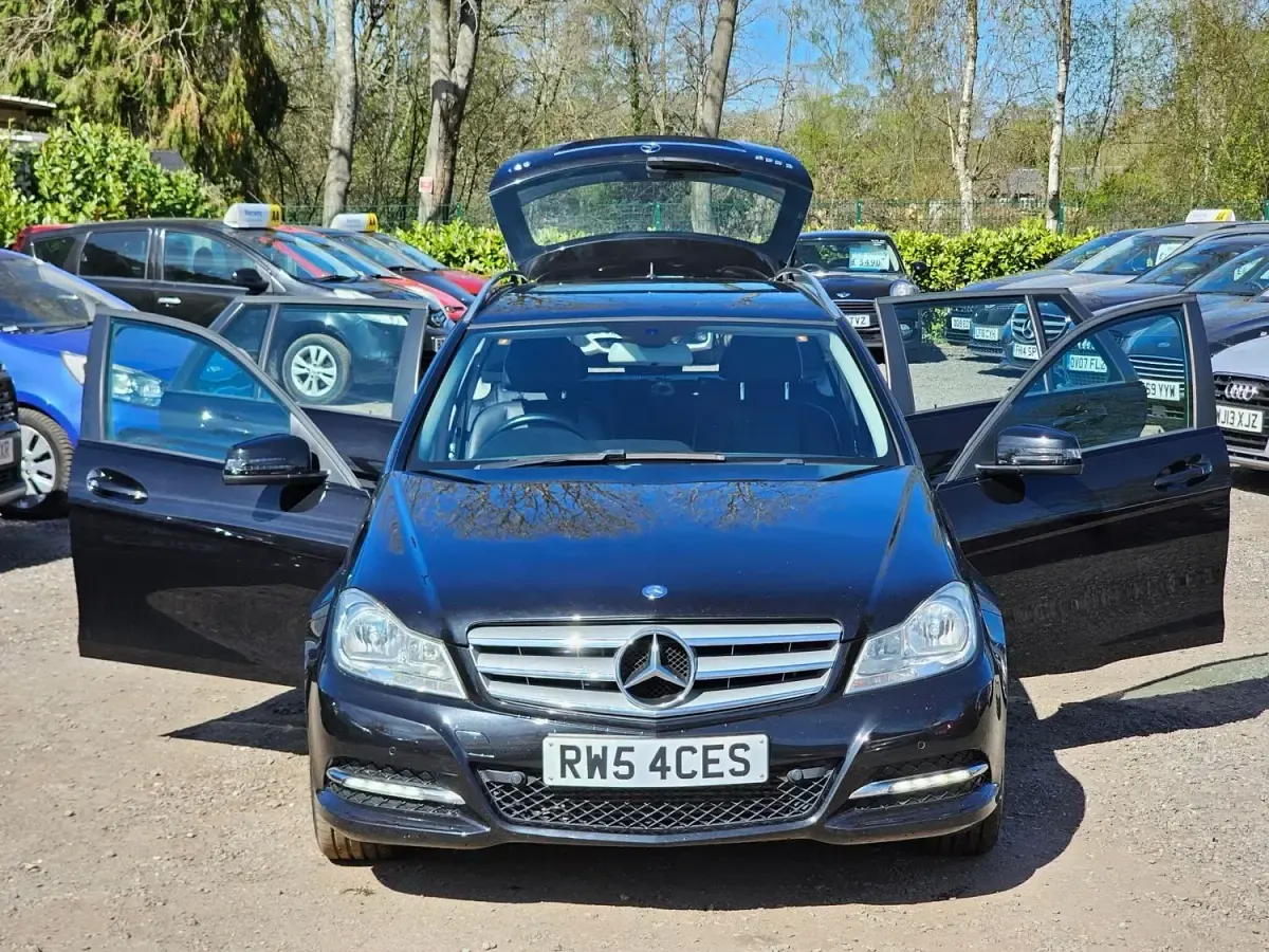 Usado Mercedes C220 Executive 2014 Negro Familiar