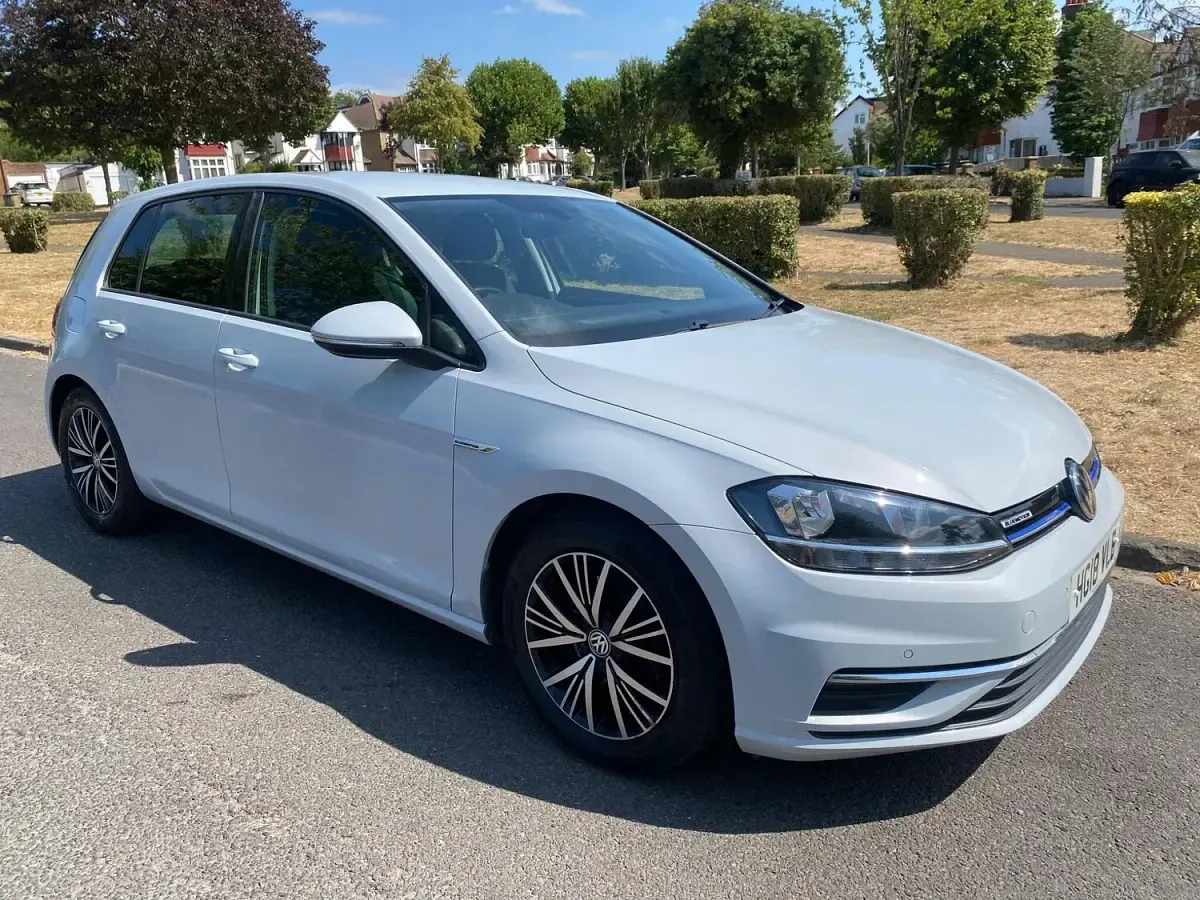 Used VW Golf VII SE 130 HP (95 kW) 2018 Silver Hatchback