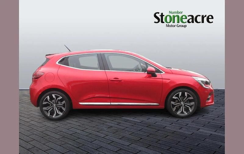 Used Renault Clio V SE 88 HP (64 kW) 2022 Red Hatchback