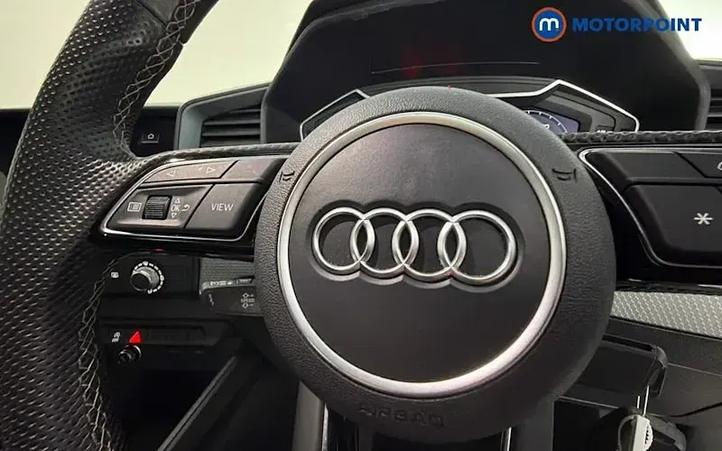 Used Audi A1 Sportback S-Line 95 HP (69 kW) 2022 White Hatchback