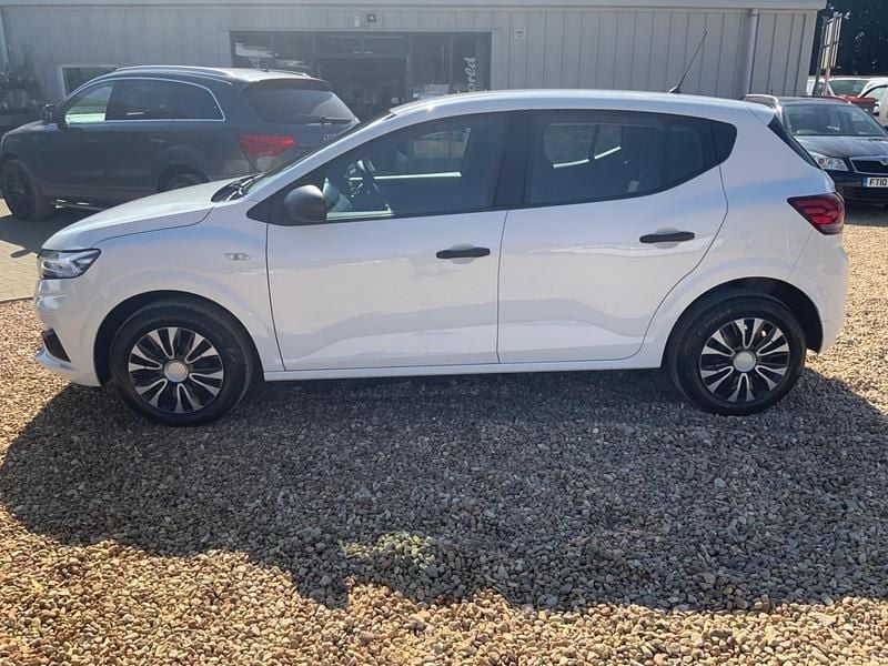 White Used 2021 Dacia Sandero Essentiel Hatchback | £8,050 (Good price) - Image 1/4