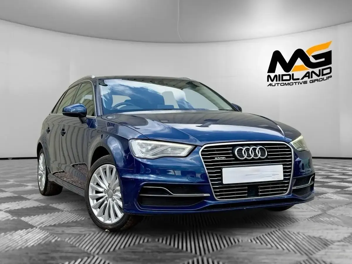 Begagnad Audi A3 Sportback e-tron Advanced 2016 Blå Halvkombi