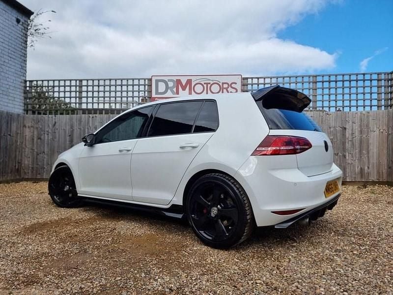 Used VW Golf VII GTI 220 HP (161 kW) 2017 White Hatchback