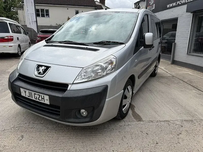 Used Peugeot TePee 2011 Silver MPV