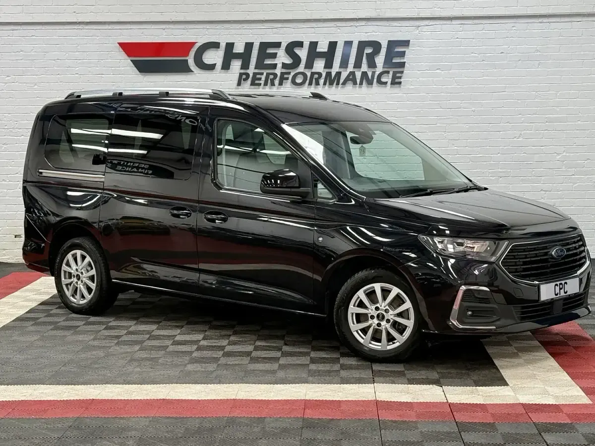 Used Ford Tourneo Connect Titanium 120 HP (88 kW) 2022 Black MPV