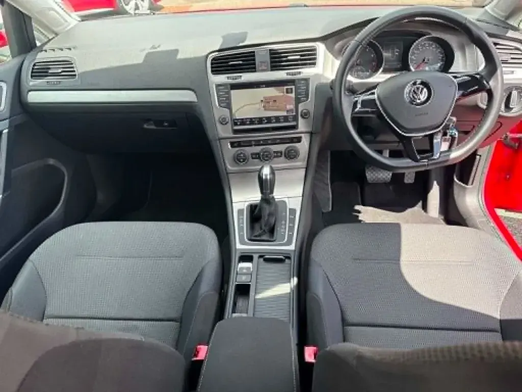 Used VW Golf VII 105 HP (77 kW) 2015 Red Estate