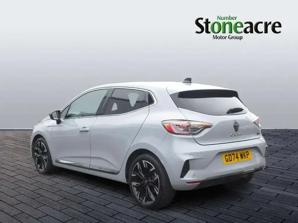 Begagnad Renault Clio V Techno 143 HK (105 kW) 2025 Grå Halvkombi