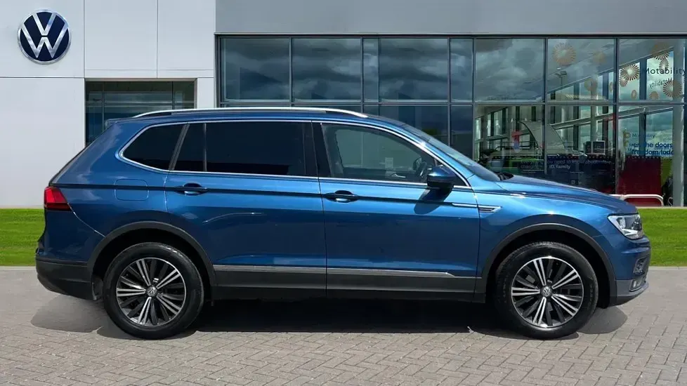 Used VW Tiguan Allspace SE 150 HP (110 kW) 2019 Blue silk metallic SUV