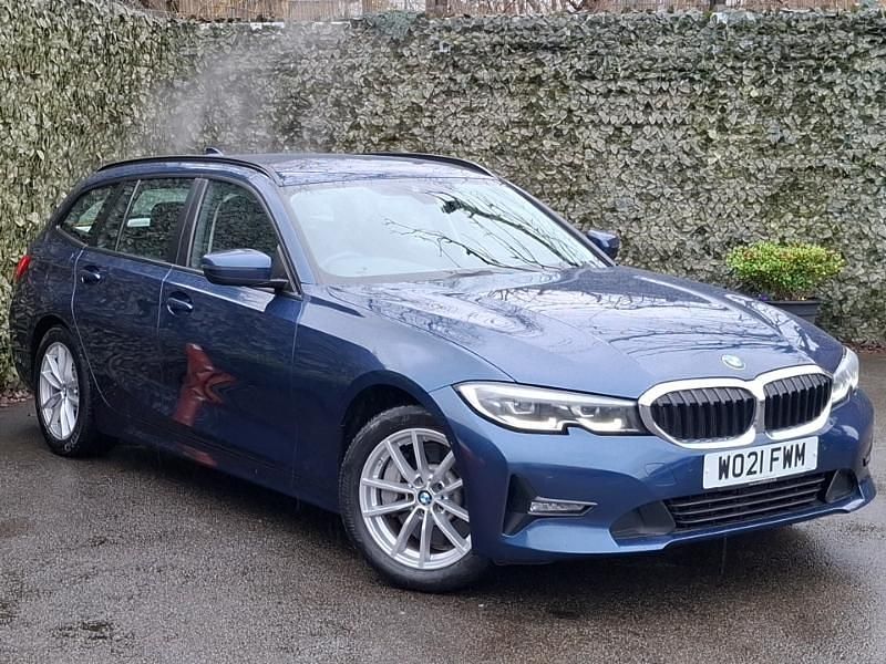 Used BMW 330e Comfort Edition 292 HP (214 kW) 2021 Blue Estate