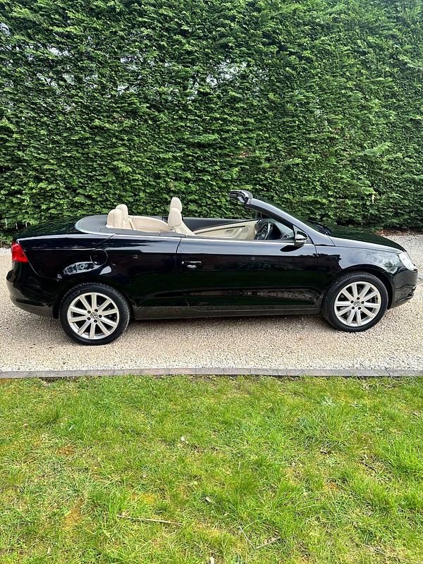 Usado VW Eos SE 140 HP (102 kW) 2009 Preto Cabrios