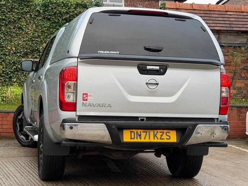 Used Nissan Navara Tekna 190 HP (139 kW) 2021 Silver Pickup