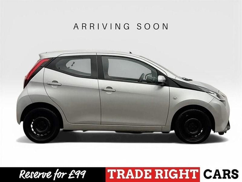 Used Toyota Aygo X-play 69 HP (50 kW) 2021 Silver Hatchback