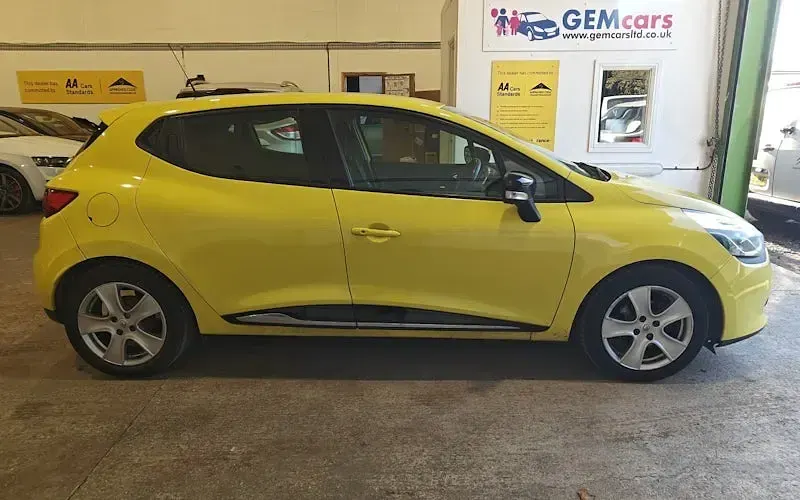 Used Renault Clio Dynamique 73 HP (53 kW) 2015 Hatchback