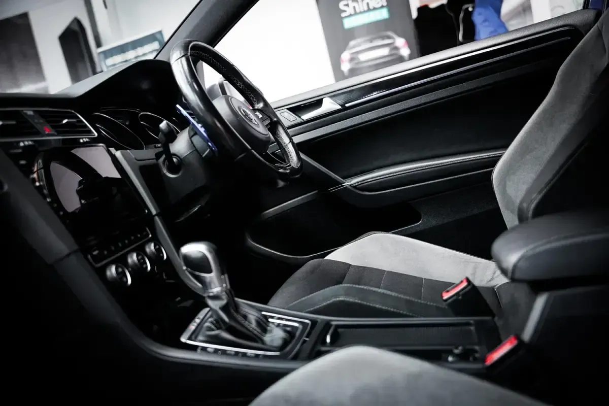 Używany VW Golf VII R 2017 Niebieski Hatchback