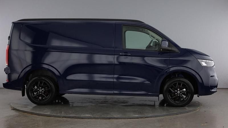Used VW Transporter Pro 2025 Mauve/purple Van
