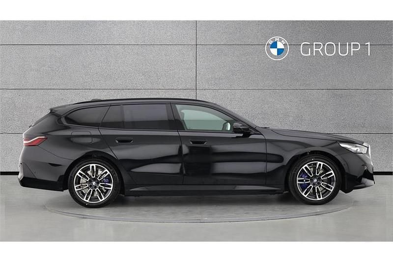 Usado BMW 550e M Sport 489 CV (359 kW) 2026 Negro Familiar