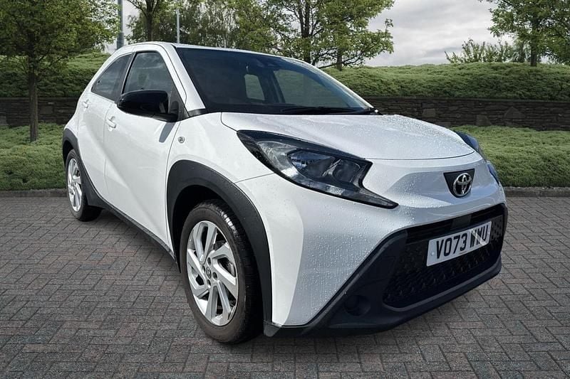 White Used 2023 Toyota Aygo X PURE SUV | £12,991 - Image 1/4