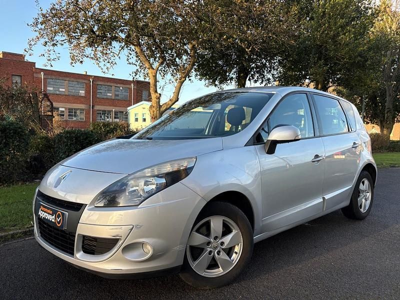 Used Renault Scénic III Dynamique 110 HP (80 kW) 2011 Silver MPV