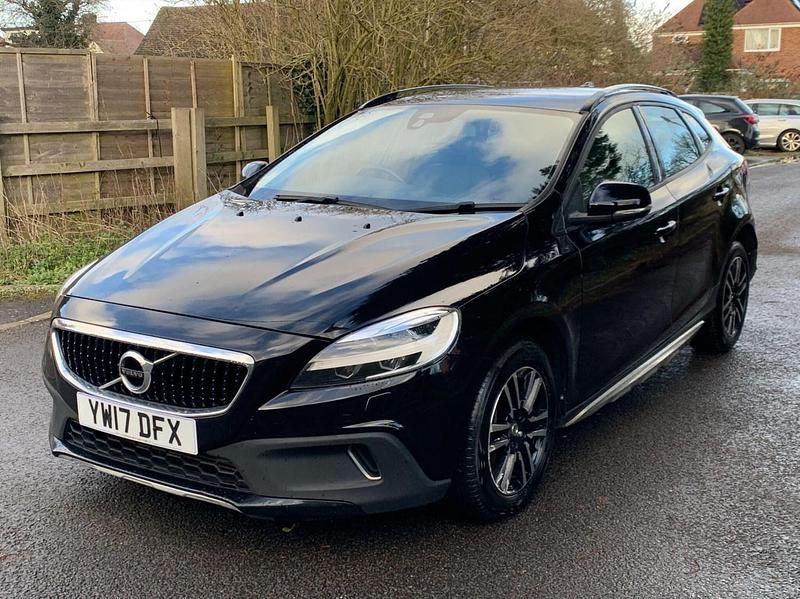 Used Volvo V40 2017 Black Hatchback